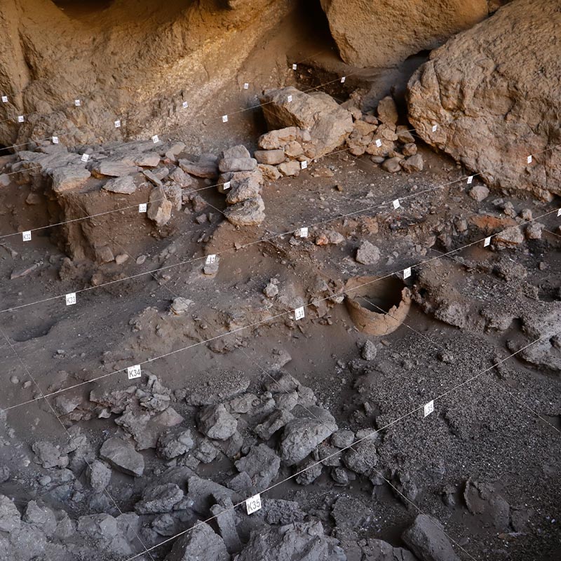 In der Areni-Höhle wurden Zeugnisse der 6.100 Jahre alten armenischen Weinkultur gefunden. 